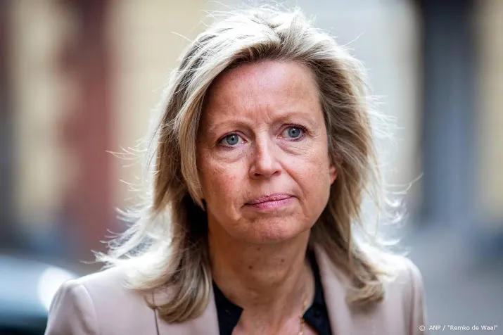 spannende stemming senaat over motie van afkeuring ollongren