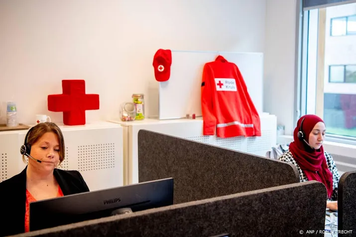 speciale hulptelefoonlijnen bieden informatie en luisterend oor