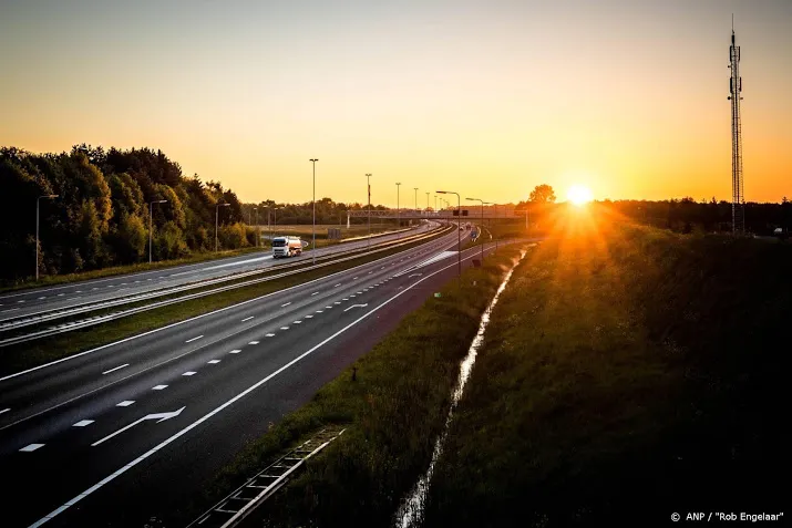 spits krijgt te maken met laagstaande zon