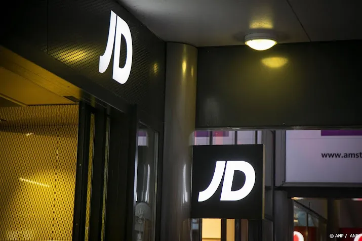 sportkledingketen jd sports heeft last van mild najaarsweer