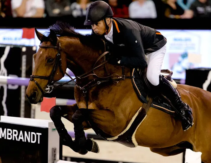 springruiter dubbeldam leidt na eerste dag nk