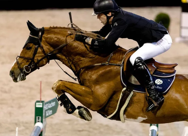 springruiters derde in eerste finaleronde