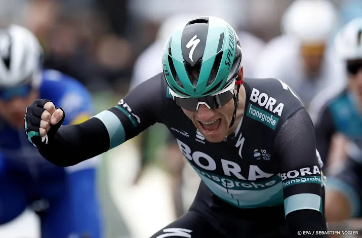 sprinter bennett boekt in eschborn frankfurt eerste zege in 2022
