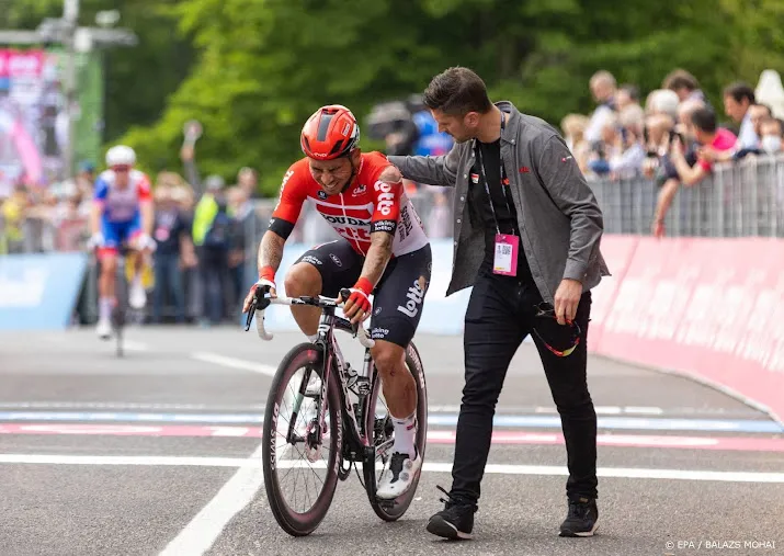 sprinter ewan verlaat zoals gepland de giro