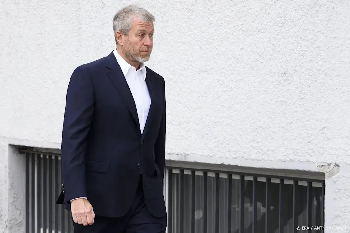 staalbedrijf abramovitsj zet noord amerikaanse dochter te koop