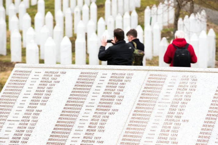 staat dutchbat kon niet weten van genocide