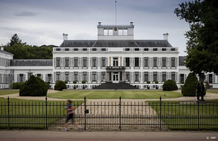 staat moet paleis soestdijk terugkopen