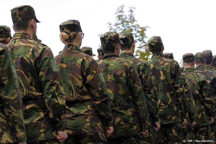 staatssecretaris defensie wil niet terug naar een dienstplicht