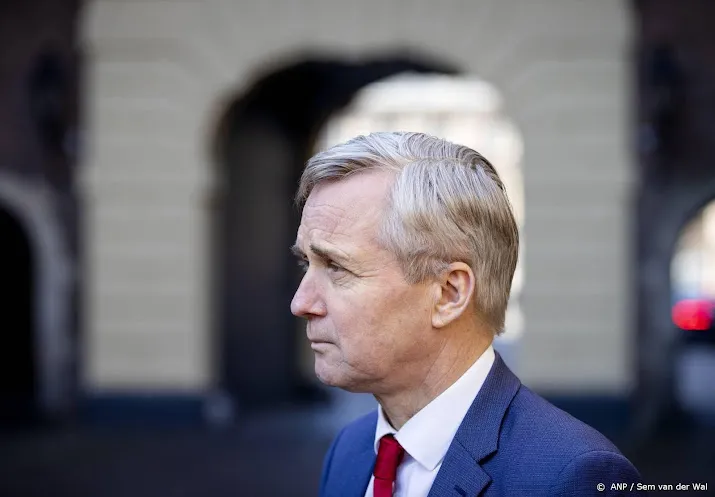 staatssecretaris in uitzonderlijke gevallen oekrainers ophalen