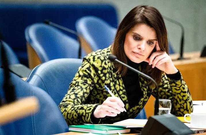 staatssecretaris maakt zeeuwen excuses om mariniersverhuizing