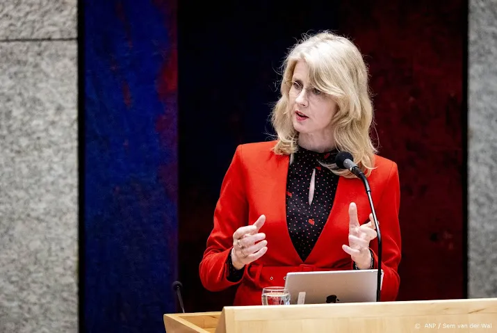 staatssecretaris mona keijzer zet vraagtekens bij coronapas