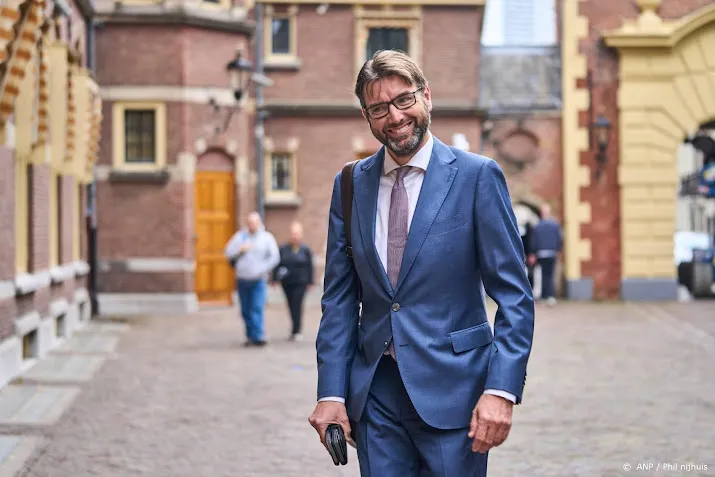 staatssecretaris over tata steel dit moet echt anders
