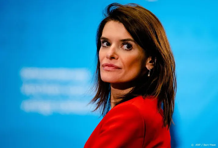 staatssecretaris visser als eerste kabinetslid besmet met corona