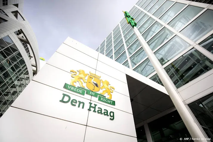 stadhuis in den haag extra beveiligd om bedreiging