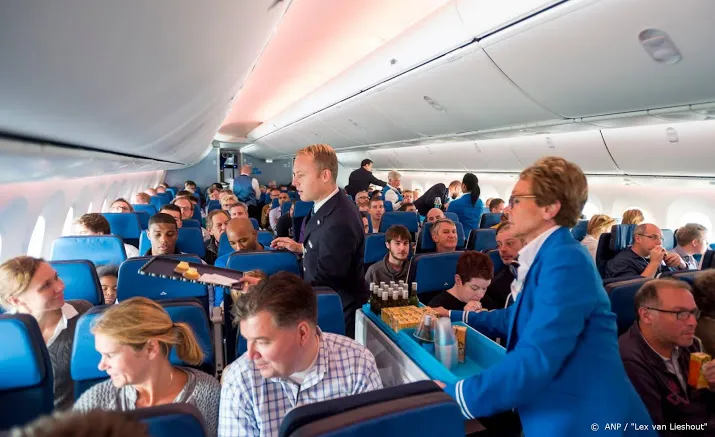 staking cateringmedewerkers raakt ook klm