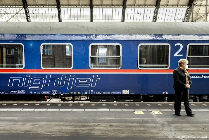 staking legt oostenrijkse spoorwegen maandag plat