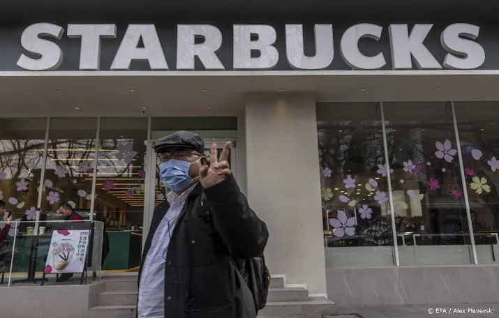 starbucks inspecteert alle chinese vestigingen op bedorven waar