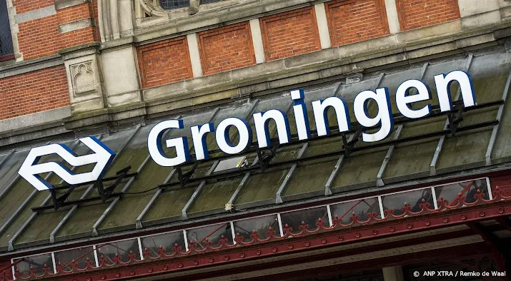 station groningen ontruimd om persoon in torenkraan