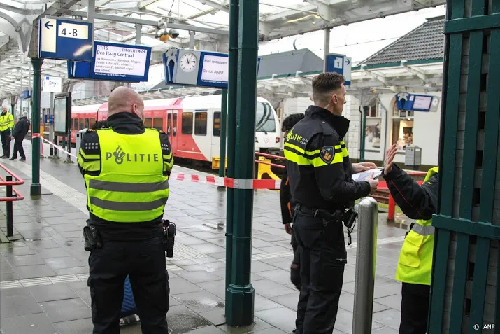 station leeuwarden dicht om verdachte jerrycan in trein