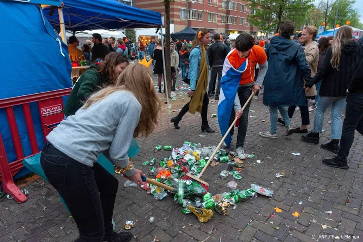 steden weer opgeruimd na vrijmarkt en feesten