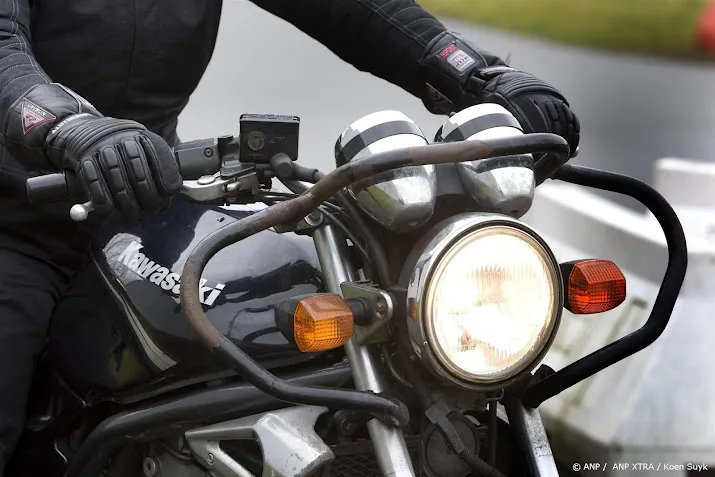steeds meer 65 plussers op de motor