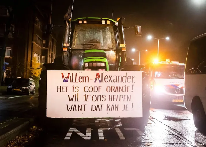 steeds meer boeren verzamelen zich voor protest in den haag