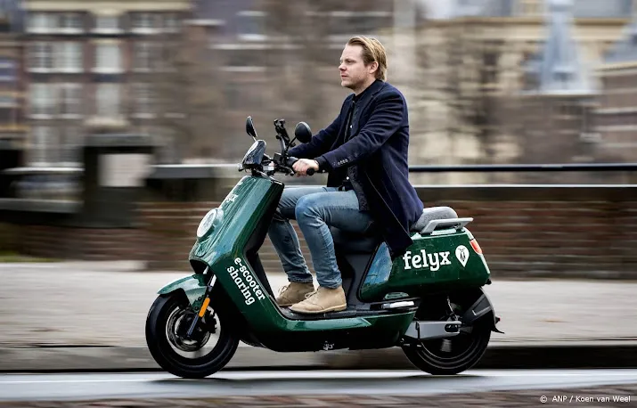 steeds meer elektrische voertuigen als scooters en speedpedelecs