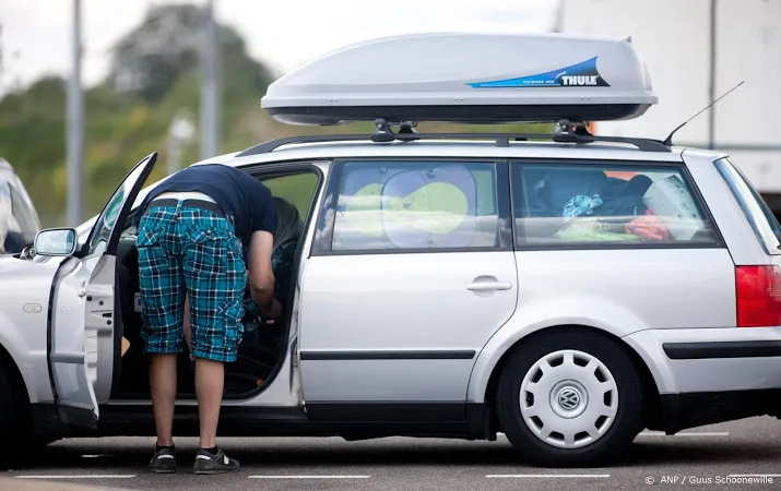 steeds minder vaak op de bonnefooi op vakantie