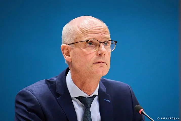 stef blok waarschuwt voor conflicten over coronaherstelplannen