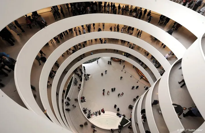 sterarchitect koolhaas met onverteld verhaal in guggenheim
