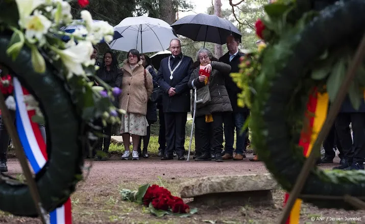 sterfdag anton de kom voor het eerst officieel herdacht in loenen