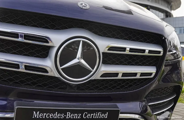 sterke verkooptoename nieuwe autos eu in maart