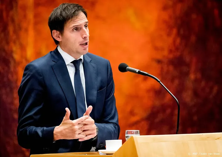 steun van groenlinks helpt minister in debat