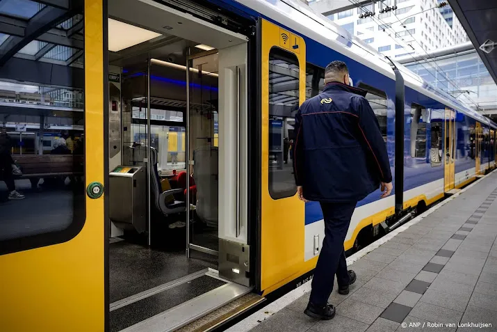 storing utrecht verholpen treinverkeer om 16 00 uur hervat