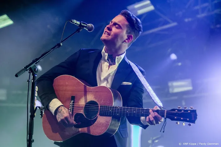 straf douwe bob voor bedreiging in ziekenhuis
