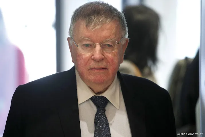 straf oud topman telecombedrijf om reeks zelfmoorden verlaagd