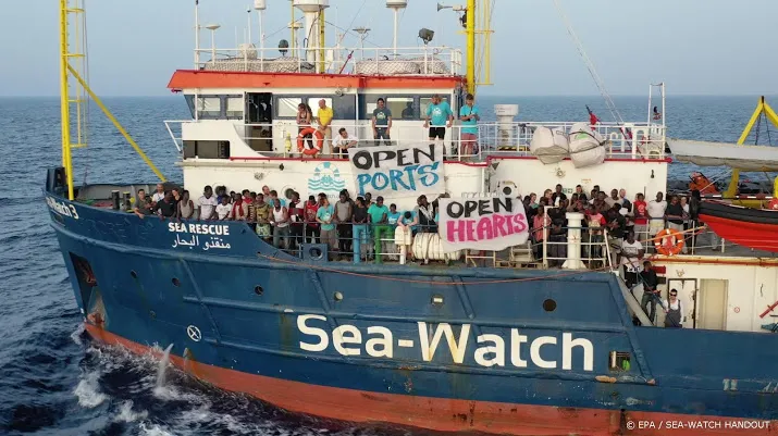 strikte eisen helpen opvarenden sea watch niet