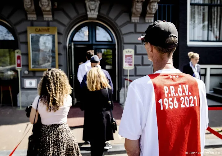 stroom bezoekers afscheid de vries blijft aanhouden
