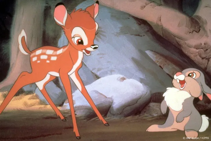 stroper vs moet jaar lang bambi kijken