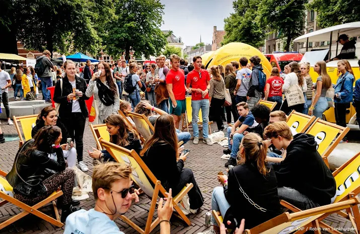 studentenvakbond avondklok neemt laatste beetje vrijheid weg