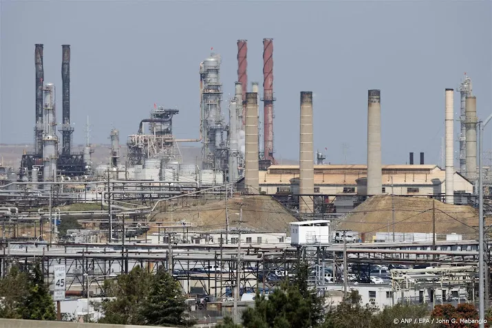 studie olie en gasconcerns lopen achter op halen klimaatdoelen
