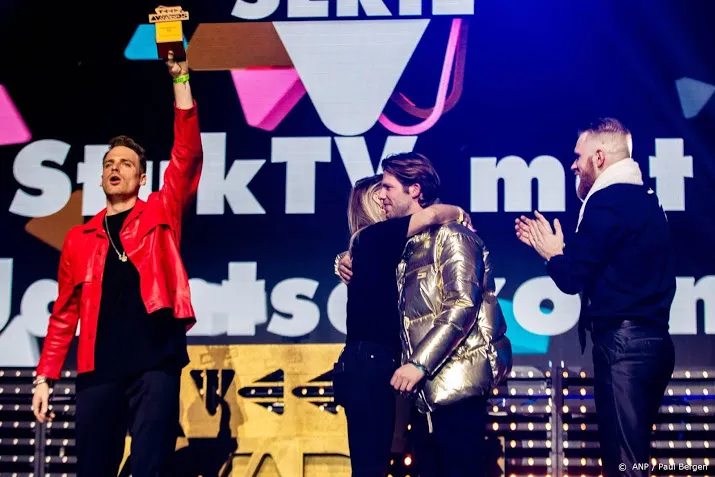 stuktv uitgeroepen tot beste youtube kanaal