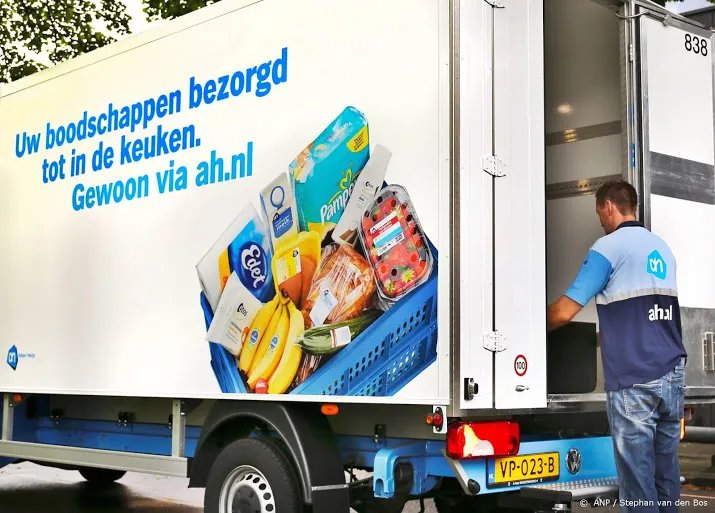 supermarkt haalt voor het eerst online top 3