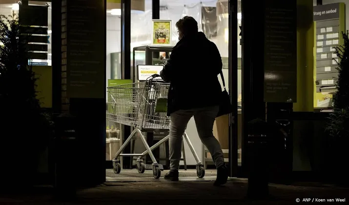 supermarkten willen langer open nu avondklok wegvalt