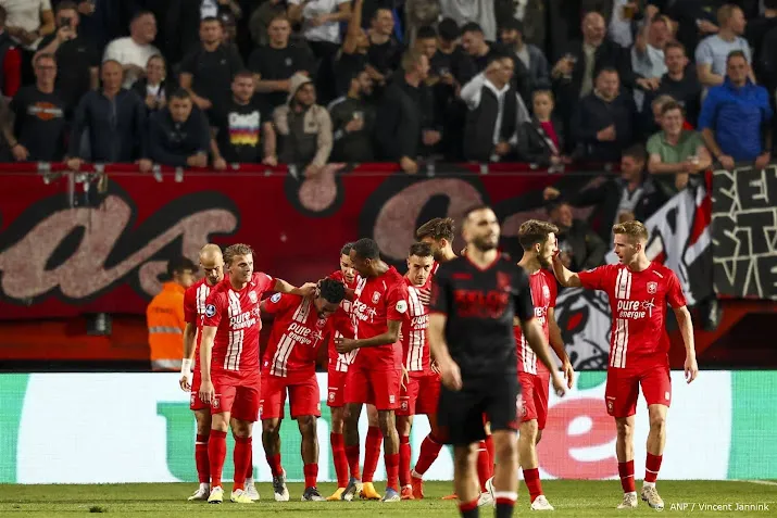 supporter die beker gooide bij fc twente nec is bekend