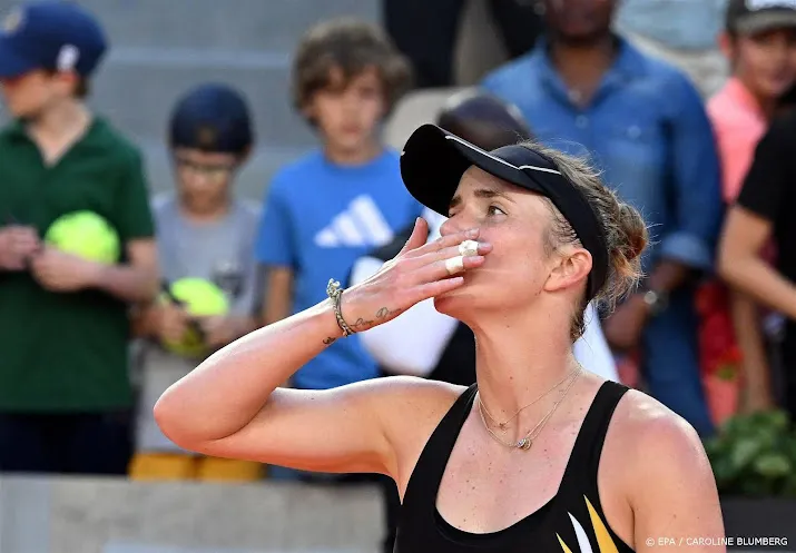 svitolina met coach sluiter naar kwartfinale roland garros