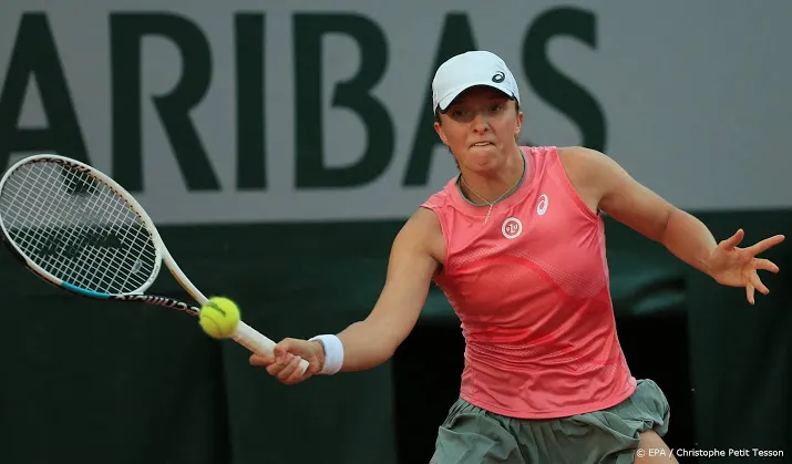 swiatek gunt zweedse slechts twee games op roland garros
