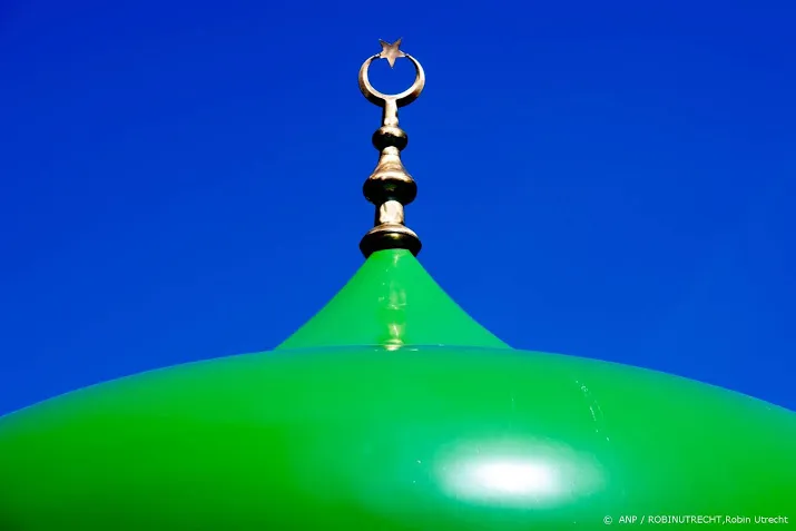 synagogen en moskee in utrecht beklad