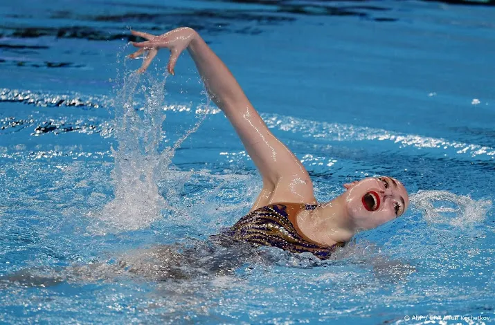 synchroonzwemster steenbeek als elfde naar wk finale vrije kur