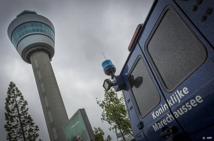 syrieganger aangehouden op schiphol
